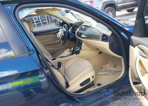 2015 BMW X1 xDrive28I из США, поврежденный, VIN WBAVL1C57FVY30820